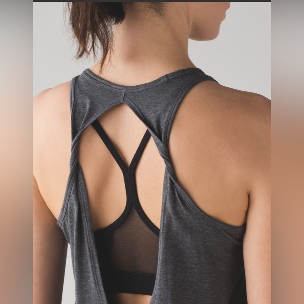 Lululemon Trapeze Twist Tank
Heathered Pitch Grey​​​​​ - Picture 4 of 9